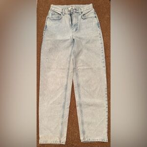 BDG Hight rise baggy jean. Size 26. Four pockets.
